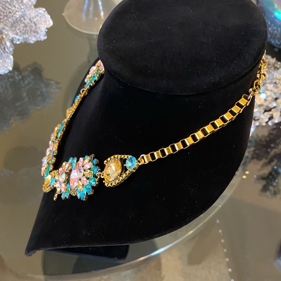 Gorgeous Statement Necklace Pin & Turquoise on Gold - Picture 9 of 16